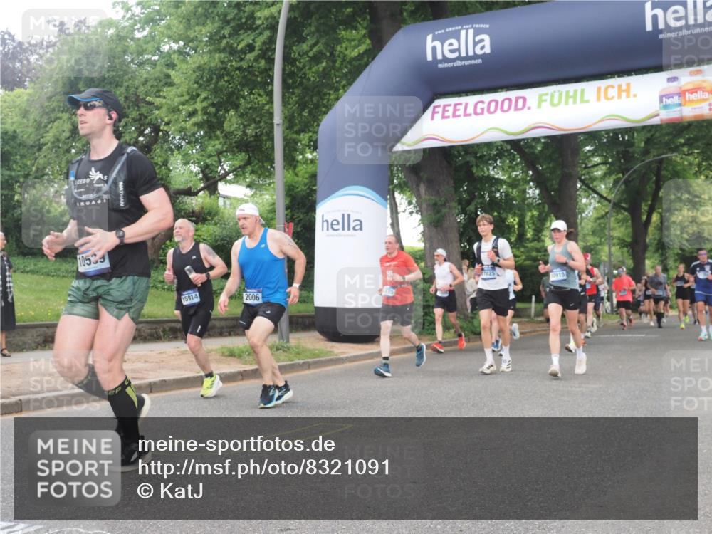 29.06.2025 - hella hamburg halbmarathon KatJ http://msf.ph/oto/8321091 29.06.2025 10:45:56 Zwischen KM18-KM19 1285, 2006, 5926, 6202 meine-sportfotos.de
