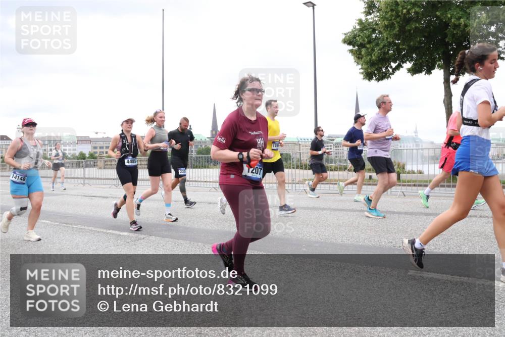 29.06.2025 - hella hamburg halbmarathon Lena Gebhardt http://msf.ph/oto/8321099 29.06.2025 10:57:21 Lombardsbrücke 14148, 4485, 237, 1207, 1799, 172, 111, 1207, 1643, 2041, 2370, 2871, 2932, 3195, 3385, 3387, 3388, 3433, 3470, 3485, 3723, 3750, 3851, 4086, 4106, 4180, 4197, 4241, 4485, 4568, 4569, 4611, 4998, 5057, 5117, 5316, 5632, 5639, 5736, 5738, 6053, 6284, 6827, 6832, 6857, 6981, 7416, 7417, 7592, 7720, 7728, 7787, 7964, 8035, 8039, 8197, 8224, 8287, 8386, 8540, 8546, 8552, 8679, 8708, 8851, 8853, 8873, 9110, 9233, 9298, 9299, 9318, 9496 meine-sportfotos.de