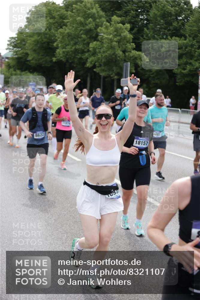 29.06.2025 - hella hamburg halbmarathon Jannik Wohlers http://msf.ph/oto/8321107 29.06.2025 10:39:30 Lombardsbrücke 1058, 1076, 1586, 1899, 2313, 2888, 3046, 3882, 3883, 3884, 4298, 4752, 5229, 5654, 5877, 5901, 6698, 6739, 7045, 7429, 7455, 7456, 8107, 8612, 8622, 8865, 8866, 9080, 9195, 9292, 9495, 10441, 10648, 10666, 10714, 10901, 10939, 11242, 11244, 11664, 11874, 11982, 12414, 12631, 12883, 12906, 13644, 14327, 14578, 14882, 15111, 16532, 16784, 17634, 18157, 19121, 19163 meine-sportfotos.de