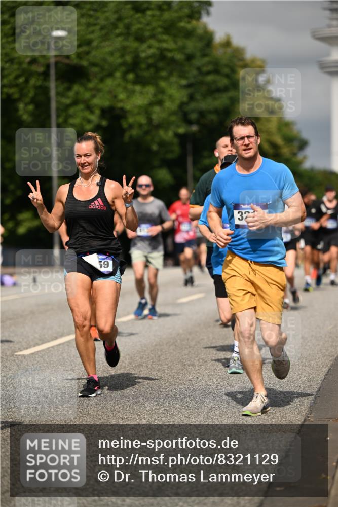 29.06.2025 - hella hamburg halbmarathon Dr. Thomas Lammeyer http://msf.ph/oto/8321129 29.06.2025 10:17:23 Kennedybrücke 1007, 1859, 2055, 2359, 2721, 2904, 2961, 2987, 3218, 3729, 4554, 4950, 5232, 6026, 6207, 7346, 7460, 8279, 8913, 9128, 9612 meine-sportfotos.de