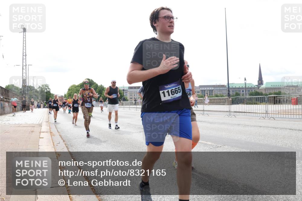 29.06.2025 - hella hamburg halbmarathon Lena Gebhardt http://msf.ph/oto/8321165 29.06.2025 10:22:50 Lombardsbrücke 5223, 14801, 8355, 4334, 11665, 56, 1029, 1853, 2294, 2479, 2766, 2886, 3003, 3029, 3034, 3430, 3457, 3511, 3600, 3601, 3910, 3946, 4190, 4266, 4559, 4969, 5079, 5223, 5343, 5629, 5798, 5838, 6048, 6303, 6347, 6578, 6784, 6785, 6820, 6826, 6899, 7097, 7188, 7190, 7266, 7276, 7529, 7794, 7891, 7925, 8355, 8511, 8931, 9133, 9256, 9913, 10205, 10826, 12025, 12190, 12265, 13560, 13921, 14041, 14525, 14801 meine-sportfotos.de
