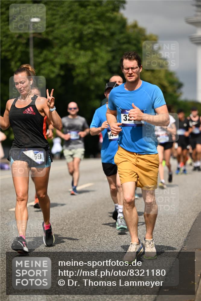 29.06.2025 - hella hamburg halbmarathon Dr. Thomas Lammeyer http://msf.ph/oto/8321180 29.06.2025 10:17:24 Kennedybrücke 1007, 1859, 2055, 2359, 2721, 2904, 2961, 2987, 3218, 3729, 4950, 5232, 6026, 6207, 7346, 7460, 8279, 8913, 9128, 9612 meine-sportfotos.de