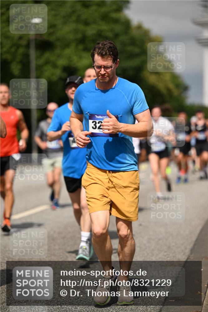 29.06.2025 - hella hamburg halbmarathon Dr. Thomas Lammeyer http://msf.ph/oto/8321229 29.06.2025 10:17:25 Kennedybrücke 1007, 1859, 1939, 2055, 2359, 2721, 2904, 2961, 2987, 3218, 3729, 4950, 5232, 6026, 6207, 7346, 7460, 8279, 8913, 9128, 9612 meine-sportfotos.de