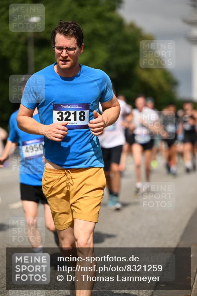 29.06.2025 - hella hamburg halbmarathon Dr. Thomas Lammeyer http://msf.ph/oto/8321259 29.06.2025 10:17:25 Kennedybrücke 1007, 1859, 1939, 2055, 2359, 2721, 2904, 2961, 2987, 3218, 3729, 4950, 5232, 6026, 6207, 7346, 7460, 8279, 8913, 9128, 9612 meine-sportfotos.de