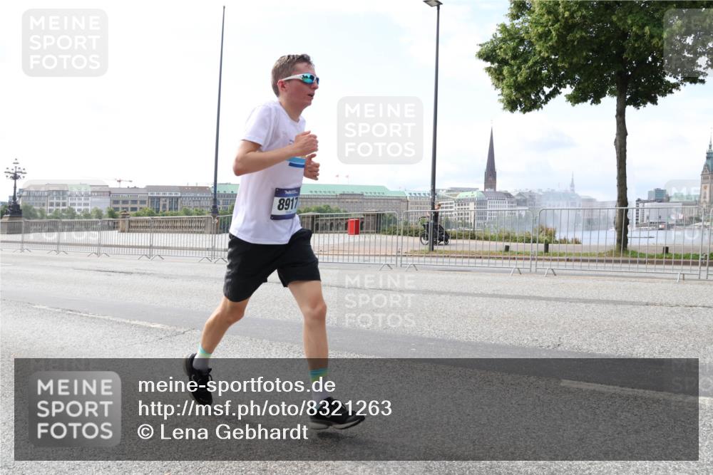 29.06.2025 - hella hamburg halbmarathon Lena Gebhardt http://msf.ph/oto/8321263 29.06.2025 10:12:47 Lombardsbrücke 8917, 1020, 1051, 1249, 1610, 1785, 1850, 1851, 1939, 2531, 2891, 2942, 2963, 2964, 3182, 3248, 3262, 4453, 4499, 4532, 4554, 5150, 5166, 5176, 5597, 5598, 6207, 6822, 6871, 6966, 7014, 7873, 7907, 8398, 8405, 8917, 8971, 9141, 9254, 9405, 10067, 10402, 10581, 10685, 11025, 11720, 12456, 13566, 13816, 14404, 14540, 14868, 14869, 15012, 15369, 15531, 16323, 16473, 16826, 16911, 17061, 17699, 17994, 18178, 18320, 18493, 18530 meine-sportfotos.de