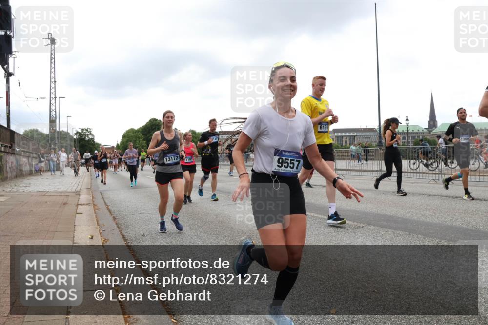 29.06.2025 - hella hamburg halbmarathon Lena Gebhardt http://msf.ph/oto/8321274 29.06.2025 10:47:17 Lombardsbrücke 13172, 1185, 147, 9557, 8131, 13006, 1073, 1185, 1286, 1363, 1434, 1463, 1523, 1593, 1607, 1704, 1720, 1961, 2148, 2211, 2320, 2327, 2407, 2537, 2555, 2556, 2665, 2981, 2994, 3339, 3823, 4037, 4184, 4239, 4325, 4483, 4806, 4895, 4974, 4975, 5111, 5114, 5621, 5622, 5796, 5895, 5953, 6255, 6256, 6485, 6496, 6879, 6995, 7073, 7403, 7430, 7431, 7630, 7631, 8105, 8131, 8270, 8486, 8553, 8684, 8706, 8915, 8953, 8967, 9018, 11351, 11458, 11730, 11738 meine-sportfotos.de