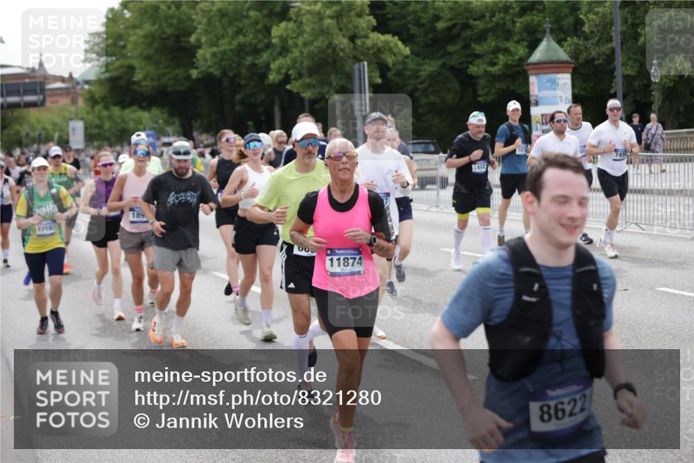29.06.2025 - hella hamburg halbmarathon Jannik Wohlers http://msf.ph/oto/8321280 29.06.2025 10:39:32 Lombardsbrücke 1058, 1076, 1586, 1899, 2313, 2866, 2888, 3046, 3882, 3883, 3884, 4471, 4752, 5229, 5654, 5877, 5901, 6097, 6698, 6739, 6750, 7045, 7429, 7455, 7456, 8107, 8612, 8622, 8865, 8866, 9080, 9195, 9292, 9495, 10441, 10648, 10714, 10901, 10939, 11242, 11244, 11664, 11874, 11982, 12414, 12631, 12883, 12906, 13644, 14327, 14578, 14882, 15111, 16532, 16784, 17634, 18157, 19121, 19163 meine-sportfotos.de