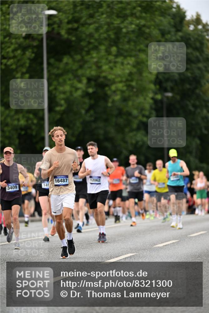 29.06.2025 - hella hamburg halbmarathon Dr. Thomas Lammeyer http://msf.ph/oto/8321300 29.06.2025 10:39:12 Kennedybrücke 1417, 1497, 1821, 1849, 2265, 2482, 3130, 3409, 4884, 5027, 5453, 5793, 6171, 6310, 6329, 6335, 6571, 6746, 6803, 6859, 7020, 7299, 7386, 7733, 8369, 9164, 9248, 9342, 10335, 10393, 10464, 10606 meine-sportfotos.de