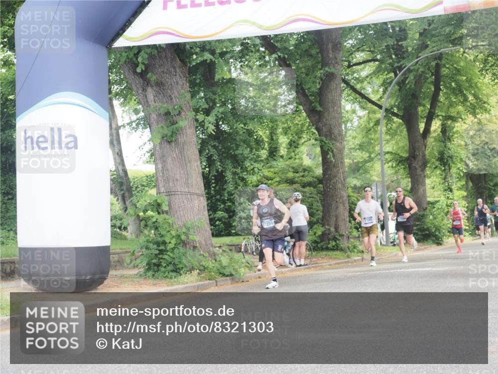 29.06.2025 - hella hamburg halbmarathon KatJ http://msf.ph/oto/8321303 29.06.2025 10:16:31 Zwischen KM18-KM19  meine-sportfotos.de