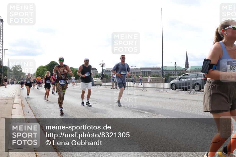 29.06.2025 - hella hamburg halbmarathon Lena Gebhardt http://msf.ph/oto/8321305 29.06.2025 10:22:51 Lombardsbrücke 14801, 5223, 8355, 14334, 15870, 92, 1029, 1853, 2294, 2479, 2766, 2886, 3003, 3029, 3034, 3430, 3457, 3511, 3600, 3601, 3946, 4190, 4266, 4969, 5223, 5343, 5629, 5798, 5838, 6347, 6578, 6784, 6785, 6820, 6826, 6849, 6899, 7097, 7188, 7190, 7266, 7276, 7529, 7794, 7891, 7925, 8355, 8511, 8931, 9133, 9256, 9913, 10205, 10826, 12025, 12190, 12265, 13560, 13921, 14041, 14525, 14801 meine-sportfotos.de