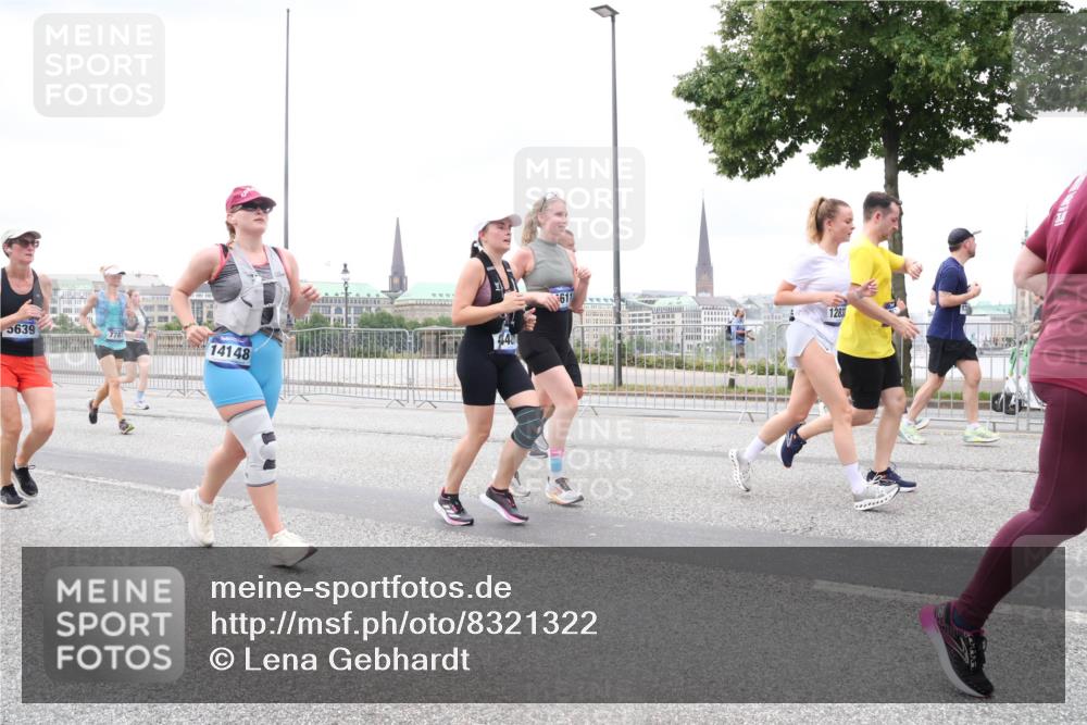 29.06.2025 - hella hamburg halbmarathon Lena Gebhardt http://msf.ph/oto/8321322 29.06.2025 10:57:21 Lombardsbrücke 639, 7787, 14148, 44, 611, 1283, 1207, 1643, 2041, 2370, 2871, 2932, 3195, 3385, 3387, 3388, 3433, 3470, 3485, 3723, 3750, 3851, 4086, 4106, 4180, 4197, 4241, 4485, 4568, 4569, 4611, 4998, 5057, 5117, 5316, 5632, 5639, 5736, 5738, 6053, 6284, 6827, 6832, 6857, 6981, 7416, 7417, 7592, 7720, 7728, 7787, 7964, 8035, 8039, 8197, 8224, 8287, 8386, 8540, 8546, 8552, 8679, 8708, 8851, 8853, 8873, 9110, 9233, 9298, 9299, 9318, 9496 meine-sportfotos.de