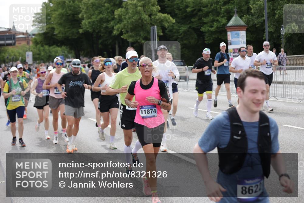 29.06.2025 - hella hamburg halbmarathon Jannik Wohlers http://msf.ph/oto/8321326 29.06.2025 10:39:32 Lombardsbrücke 1058, 1076, 1586, 1899, 2313, 2866, 2888, 3046, 3882, 3883, 3884, 4471, 4752, 5229, 5654, 5877, 5901, 6097, 6698, 6739, 6750, 7045, 7429, 7455, 7456, 8107, 8612, 8622, 8865, 8866, 9080, 9195, 9292, 9495, 10441, 10648, 10714, 10901, 10939, 11242, 11244, 11664, 11874, 11982, 12414, 12631, 12883, 12906, 13644, 14327, 14578, 14882, 15111, 16532, 16784, 17634, 18157, 19121, 19163 meine-sportfotos.de