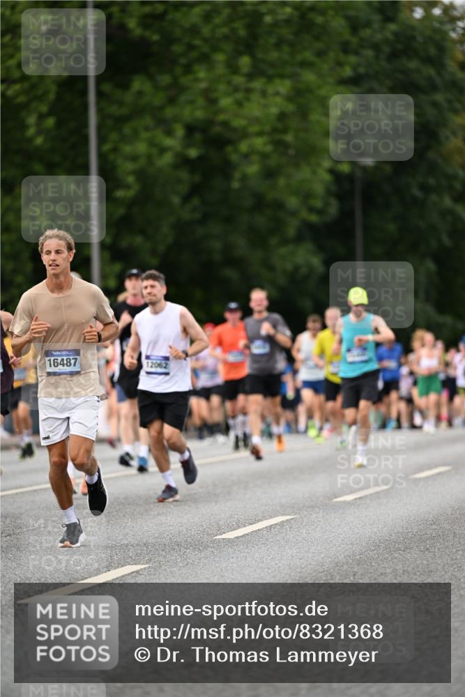 29.06.2025 - hella hamburg halbmarathon Dr. Thomas Lammeyer http://msf.ph/oto/8321368 29.06.2025 10:39:13 Kennedybrücke 1417, 1497, 1821, 1849, 2265, 2482, 3130, 3409, 4564, 4884, 5027, 5453, 5793, 6329, 6335, 6571, 6746, 6803, 6859, 7020, 7386, 7733, 8369, 9164, 9248, 9342, 10335, 10393, 10464, 10606 meine-sportfotos.de
