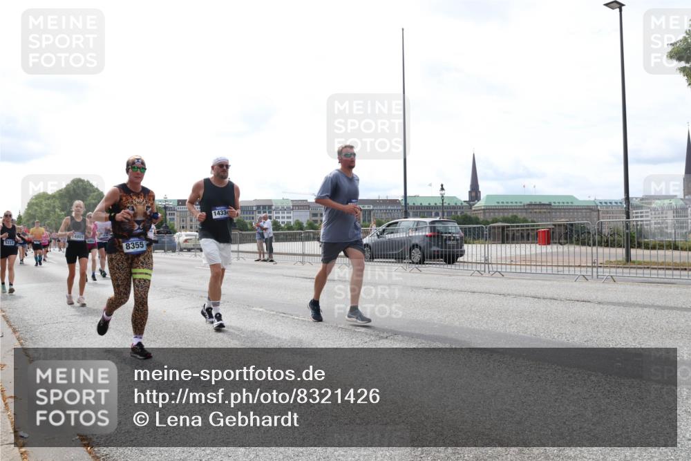 29.06.2025 - hella hamburg halbmarathon Lena Gebhardt http://msf.ph/oto/8321426 29.06.2025 10:22:51 Lombardsbrücke 14801, 5223, 8355, 14334, 1029, 1853, 2294, 2479, 2766, 2886, 3003, 3029, 3034, 3430, 3457, 3511, 3600, 3601, 3946, 4190, 4266, 4969, 5223, 5343, 5629, 5798, 5838, 6347, 6578, 6784, 6785, 6820, 6826, 6849, 6899, 7097, 7188, 7190, 7266, 7276, 7529, 7794, 7891, 7925, 8355, 8511, 8931, 9133, 9256, 9913, 10205, 10826, 12025, 12190, 12265, 13560, 13921, 14041, 14525, 14801 meine-sportfotos.de