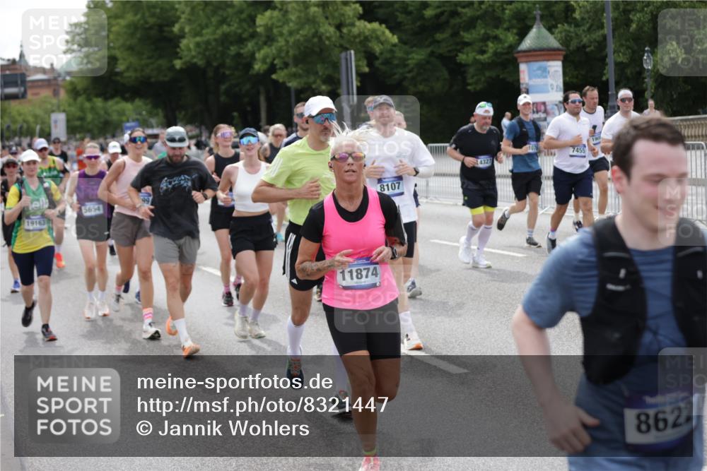 29.06.2025 - hella hamburg halbmarathon Jannik Wohlers http://msf.ph/oto/8321447 29.06.2025 10:39:32 Lombardsbrücke 1058, 1076, 1586, 1899, 2313, 2866, 2888, 3046, 3882, 3883, 3884, 4471, 4752, 5229, 5654, 5877, 5901, 6097, 6698, 6739, 6750, 7045, 7429, 7455, 7456, 8107, 8612, 8622, 8865, 8866, 9080, 9195, 9292, 9495, 10441, 10648, 10714, 10901, 10939, 11242, 11244, 11664, 11874, 11982, 12414, 12631, 12883, 12906, 13644, 14327, 14578, 14882, 15111, 16532, 16784, 17634, 18157, 19121, 19163 meine-sportfotos.de
