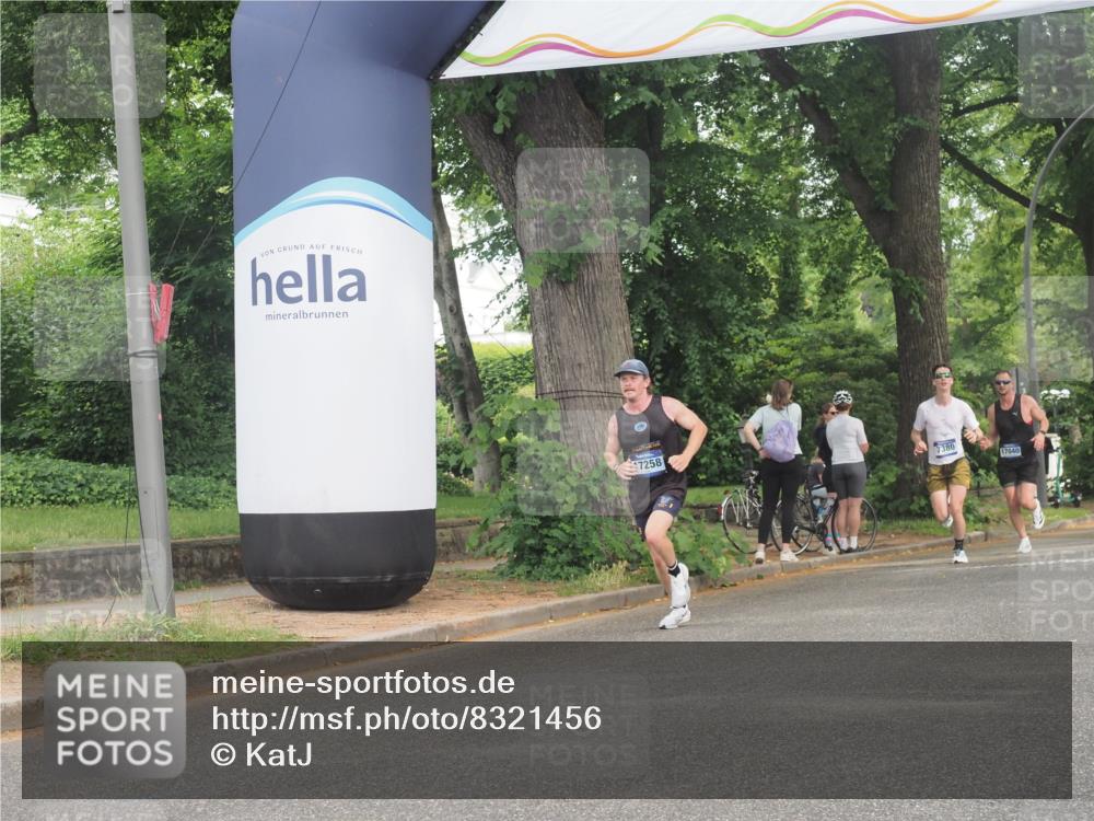 29.06.2025 - hella hamburg halbmarathon KatJ http://msf.ph/oto/8321456 29.06.2025 10:16:31 Zwischen KM18-KM19  meine-sportfotos.de
