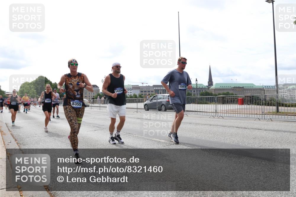29.06.2025 - hella hamburg halbmarathon Lena Gebhardt http://msf.ph/oto/8321460 29.06.2025 10:22:52 Lombardsbrücke 5223, 14801, 8355, 14334, 15870, 1029, 1853, 2294, 2479, 2766, 2886, 3003, 3029, 3034, 3430, 3457, 3511, 3600, 3601, 4190, 4266, 4969, 5223, 5343, 5629, 5798, 6347, 6578, 6784, 6785, 6820, 6826, 6849, 6899, 7097, 7188, 7190, 7266, 7276, 7529, 7891, 7925, 8355, 8511, 8931, 9133, 9256, 9913, 10205, 10826, 12025, 12190, 12265, 13560, 13921, 14041, 14525, 14801 meine-sportfotos.de