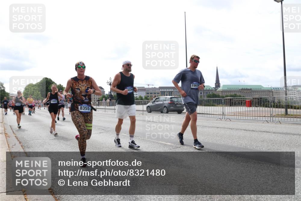 29.06.2025 - hella hamburg halbmarathon Lena Gebhardt http://msf.ph/oto/8321480 29.06.2025 10:22:52 Lombardsbrücke 5223, 14801, 8355, 4334, 15870, 1029, 1853, 2294, 2479, 2766, 2886, 3003, 3029, 3034, 3430, 3457, 3511, 3600, 3601, 4190, 4266, 4969, 5223, 5343, 5629, 5798, 6347, 6578, 6784, 6785, 6820, 6826, 6849, 6899, 7097, 7188, 7190, 7266, 7276, 7529, 7891, 7925, 8355, 8511, 8931, 9133, 9256, 9913, 10205, 10826, 12025, 12190, 12265, 13560, 13921, 14041, 14525, 14801 meine-sportfotos.de