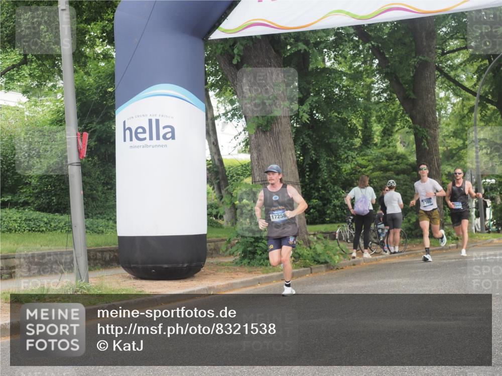 29.06.2025 - hella hamburg halbmarathon KatJ http://msf.ph/oto/8321538 29.06.2025 10:16:32 Zwischen KM18-KM19  meine-sportfotos.de