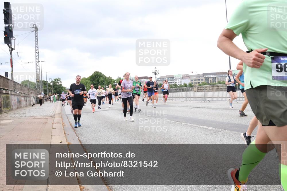 29.06.2025 - hella hamburg halbmarathon Lena Gebhardt http://msf.ph/oto/8321542 29.06.2025 10:57:23 Lombardsbrücke 17970, 1298, 96, 1207, 1242, 1265, 1643, 2041, 2370, 2871, 3195, 3385, 3387, 3388, 3433, 3470, 3485, 3723, 3750, 3851, 3954, 4086, 4106, 4180, 4197, 4241, 4485, 4568, 4569, 4611, 4830, 4998, 5057, 5117, 5316, 5632, 5639, 5736, 5738, 6053, 6284, 6827, 6832, 6857, 6981, 7416, 7417, 7592, 7720, 7728, 7787, 7964, 8035, 8039, 8197, 8224, 8287, 8386, 8540, 8546, 8552, 8679, 8708, 8851, 8853, 8873, 9110, 9233, 9298, 9299, 9318, 9496 meine-sportfotos.de