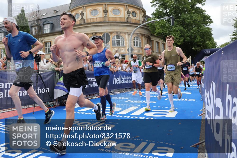 29.06.2025 - hella hamburg halbmarathon Strokosch-Dieckow http://msf.ph/oto/8321578 29.06.2025 10:58:51 Ziel 2159, 2488, 2840, 3859, 4632, 4833, 5277, 5885, 6438, 6720, 6860, 7223, 8807, 9156, 9353, 10268, 10518, 10539, 10788, 10915, 12734, 12735, 13654, 13880, 14266, 14673, 14902, 14965, 17405, 17531, 17630, 17810, 17839, 17931, 18180, 18232, 18833, 18954, 19002, 19003 meine-sportfotos.de