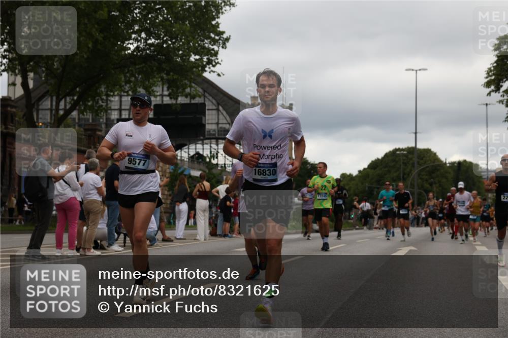 29.06.2025 - hella hamburg halbmarathon Yannick Fuchs http://msf.ph/oto/8321625 29.06.2025 10:51:09 20KM 1387, 1485, 1715, 1719, 1972, 2282, 2417, 2652, 2676, 3435, 4167, 4261, 5015, 5033, 5134, 5457, 5458, 5728, 6272, 6720, 7159, 7269, 8744, 9577, 10133, 11043, 11590, 11612, 11832, 12774, 13245, 13376, 13523, 13863, 14361, 14369, 14737, 14881, 14951, 15090, 15110, 15125, 15145, 15220, 15664, 15726, 16093, 16470, 16830, 16909, 17160, 17201, 17617, 17758, 17769, 17779, 17828, 17848, 18388 meine-sportfotos.de