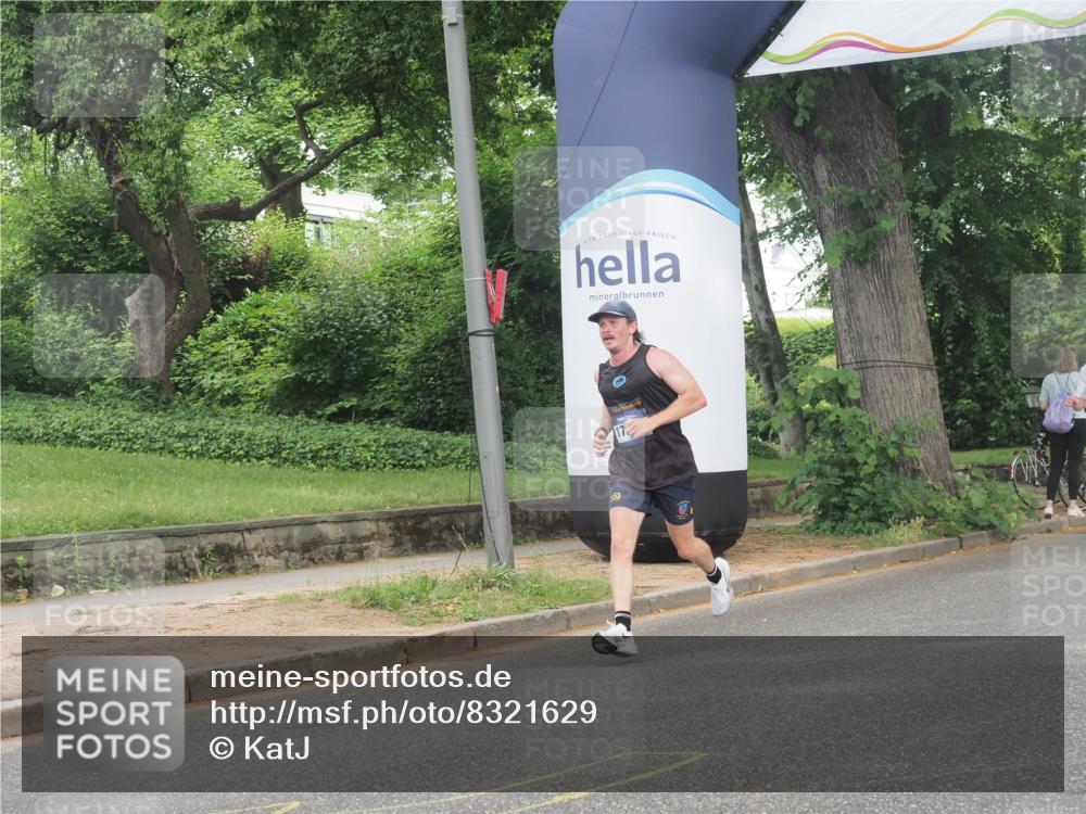 29.06.2025 - hella hamburg halbmarathon KatJ http://msf.ph/oto/8321629 29.06.2025 10:16:32 Zwischen KM18-KM19  meine-sportfotos.de