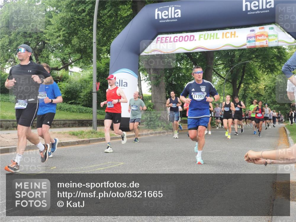 29.06.2025 - hella hamburg halbmarathon KatJ http://msf.ph/oto/8321665 29.06.2025 10:46:00 Zwischen KM18-KM19 2006, 2957, 3181, 6208, 7259, 8089 meine-sportfotos.de