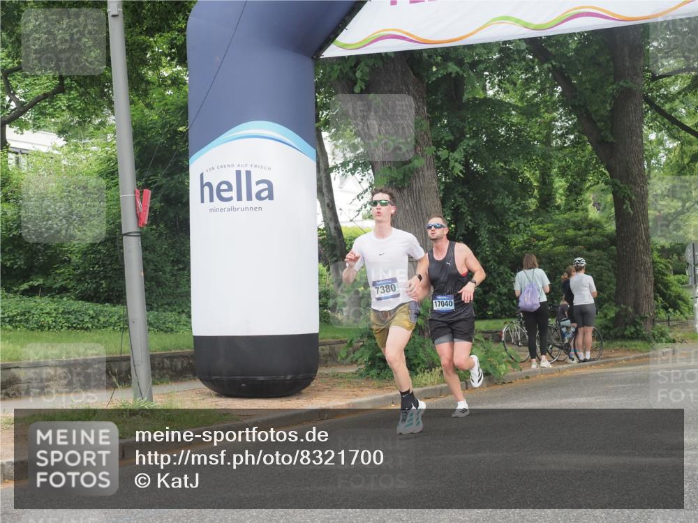 29.06.2025 - hella hamburg halbmarathon KatJ http://msf.ph/oto/8321700 29.06.2025 10:16:34 Zwischen KM18-KM19  meine-sportfotos.de