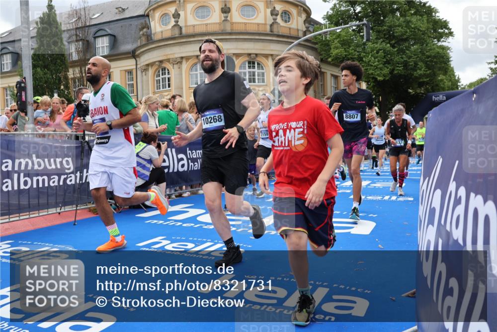 29.06.2025 - hella hamburg halbmarathon Strokosch-Dieckow http://msf.ph/oto/8321731 29.06.2025 10:58:53 Ziel 2159, 2488, 2840, 3859, 4632, 4833, 5277, 5885, 6438, 6720, 6860, 7223, 8807, 9156, 9353, 9835, 10268, 10518, 10539, 10788, 10915, 11935, 12734, 12735, 13654, 14673, 14965, 17405, 17531, 17630, 17810, 17827, 17931, 18180, 18232, 18682, 18833, 18954, 19002, 19003 meine-sportfotos.de