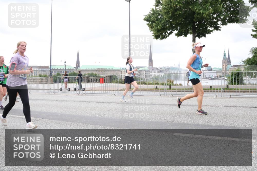 29.06.2025 - hella hamburg halbmarathon Lena Gebhardt http://msf.ph/oto/8321741 29.06.2025 10:57:24 Lombardsbrücke 19, 3853, 1298, 130, 1123, 1207, 1242, 1248, 1265, 1643, 2041, 2370, 2871, 3191, 3195, 3385, 3388, 3433, 3470, 3485, 3723, 3750, 3851, 3954, 4086, 4106, 4180, 4197, 4241, 4485, 4521, 4568, 4569, 4611, 4830, 4998, 5057, 5117, 5316, 5632, 5639, 5736, 5738, 6053, 6284, 6827, 6832, 6857, 6981, 7172, 7416, 7417, 7592, 7720, 7728, 7787, 7964, 8035, 8039, 8197, 8224, 8287, 8386, 8540, 8546, 8552, 8679, 8708, 8851, 8853, 8873, 9110, 9233, 9298, 9299, 9318, 9496 meine-sportfotos.de