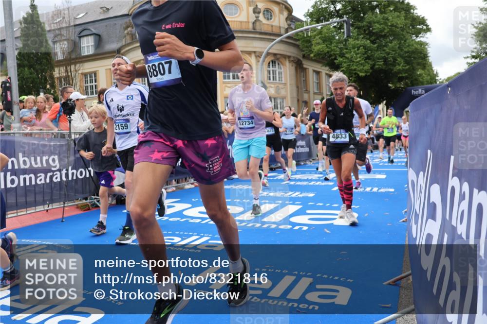 29.06.2025 - hella hamburg halbmarathon Strokosch-Dieckow http://msf.ph/oto/8321816 29.06.2025 10:58:54 Ziel 2159, 2488, 3859, 4632, 4833, 5277, 5885, 6438, 6720, 6860, 7223, 8807, 9156, 9353, 9835, 10268, 10518, 10539, 10788, 10915, 11935, 12734, 12735, 13654, 14673, 14965, 17405, 17531, 17630, 17810, 17827, 17852, 17931, 18180, 18232, 18682, 18833, 18954, 19002, 19003 meine-sportfotos.de