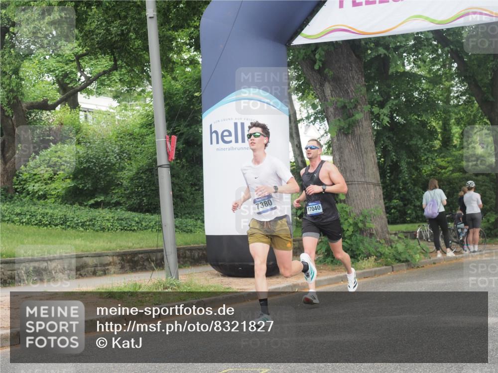 29.06.2025 - hella hamburg halbmarathon KatJ http://msf.ph/oto/8321827 29.06.2025 10:16:34 Zwischen KM18-KM19  meine-sportfotos.de