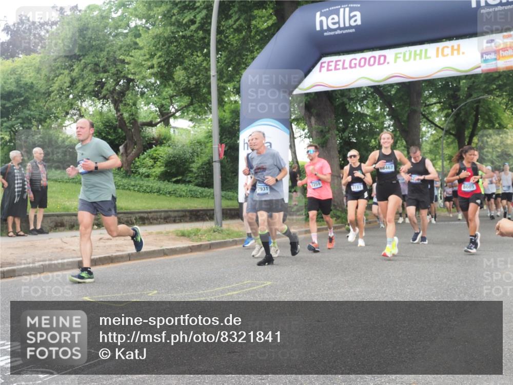 29.06.2025 - hella hamburg halbmarathon KatJ http://msf.ph/oto/8321841 29.06.2025 10:46:01 Zwischen KM18-KM19 2006, 2957, 3181, 6208, 7259, 8089 meine-sportfotos.de