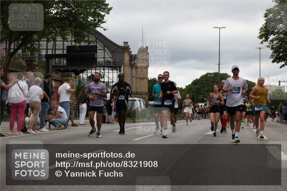 29.06.2025 - hella hamburg halbmarathon Yannick Fuchs http://msf.ph/oto/8321908 29.06.2025 10:51:13 20KM 1239, 1387, 1563, 1715, 1719, 1972, 2282, 2417, 2652, 2676, 4167, 4261, 5015, 5134, 5457, 5458, 5728, 6272, 6720, 7159, 7269, 8744, 9577, 10383, 10408, 11043, 11590, 11832, 12509, 12773, 12774, 13245, 13376, 13523, 13664, 13863, 14361, 14369, 14737, 14881, 14951, 15090, 15110, 15125, 15145, 15189, 15220, 15349, 15664, 16093, 16418, 16830, 16909, 17160, 17201, 17758, 17769, 17779, 17828, 17848, 18388 meine-sportfotos.de