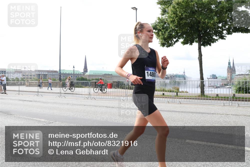 29.06.2025 - hella hamburg halbmarathon Lena Gebhardt http://msf.ph/oto/8321916 29.06.2025 10:22:54 Lombardsbrücke 14801, 1029, 1853, 2294, 2479, 2766, 2886, 3003, 3029, 3034, 3430, 3457, 3511, 3600, 3601, 4190, 4266, 4969, 5223, 5343, 5629, 5798, 6578, 6784, 6785, 6826, 6849, 6899, 7097, 7188, 7190, 7266, 7276, 7529, 7891, 7925, 8355, 8511, 8687, 8688, 8931, 9133, 9256, 9913, 10205, 10826, 12025, 12190, 12265, 13560, 13921, 14041, 14525, 14801 meine-sportfotos.de