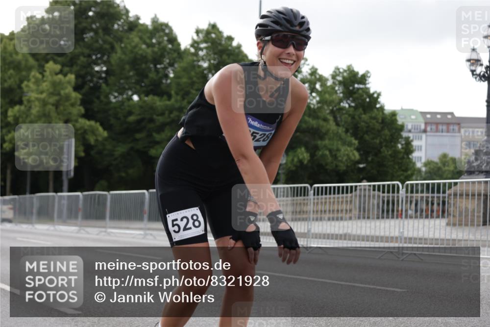 29.06.2025 - hella hamburg halbmarathon Jannik Wohlers http://msf.ph/oto/8321928 29.06.2025 09:00:20 Lombardsbrücke  meine-sportfotos.de