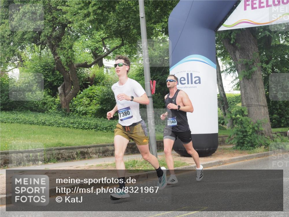 29.06.2025 - hella hamburg halbmarathon KatJ http://msf.ph/oto/8321967 29.06.2025 10:16:35 Zwischen KM18-KM19 7380 meine-sportfotos.de