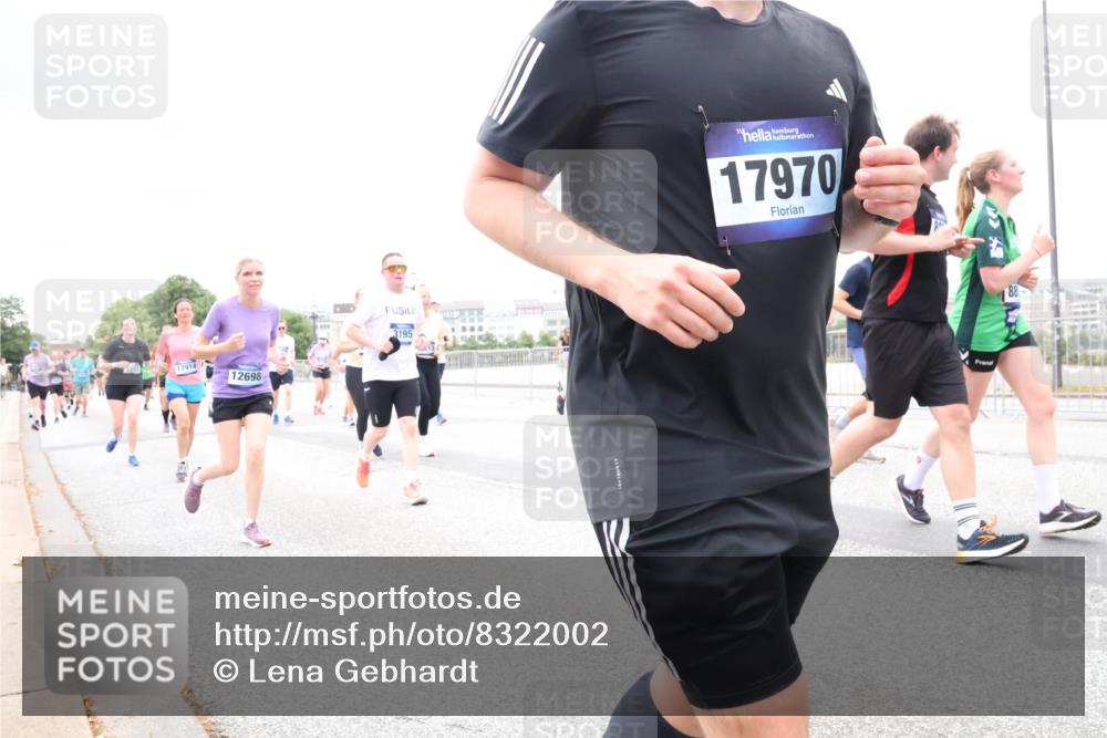 29.06.2025 - hella hamburg halbmarathon Lena Gebhardt http://msf.ph/oto/8322002 29.06.2025 10:57:26 Lombardsbrücke 17914, 12698, 195, 17970, 88, 1123, 1242, 1248, 1265, 1643, 2041, 2370, 2871, 3191, 3195, 3385, 3388, 3433, 3470, 3485, 3723, 3750, 3851, 3954, 4086, 4106, 4180, 4197, 4241, 4485, 4521, 4568, 4569, 4611, 4830, 4998, 5057, 5117, 5316, 5632, 5639, 5736, 5738, 6053, 6827, 6832, 6857, 6916, 6981, 7172, 7592, 7720, 7728, 7787, 7964, 8035, 8039, 8224, 8287, 8386, 8540, 8546, 8552, 8679, 8708, 8851, 8853, 8873, 9059, 9110, 9233, 9298, 9299, 9318, 9496 meine-sportfotos.de