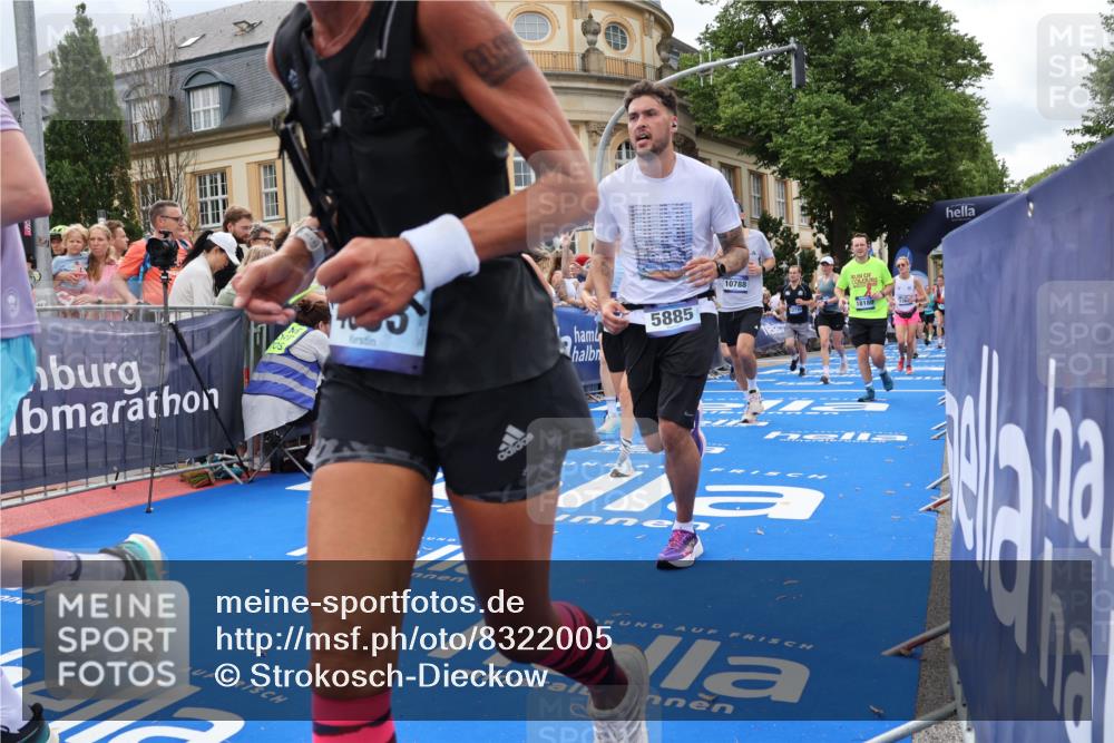 29.06.2025 - hella hamburg halbmarathon Strokosch-Dieckow http://msf.ph/oto/8322005 29.06.2025 10:58:55 Ziel 2159, 3859, 4632, 4833, 5277, 5885, 6438, 6860, 7223, 8807, 9156, 9353, 9835, 10020, 10268, 10518, 10788, 10915, 11935, 12734, 12735, 13287, 13654, 14673, 17405, 17531, 17810, 17827, 17852, 17931, 18180, 18232, 18682, 18833, 18954, 19002, 19003 meine-sportfotos.de