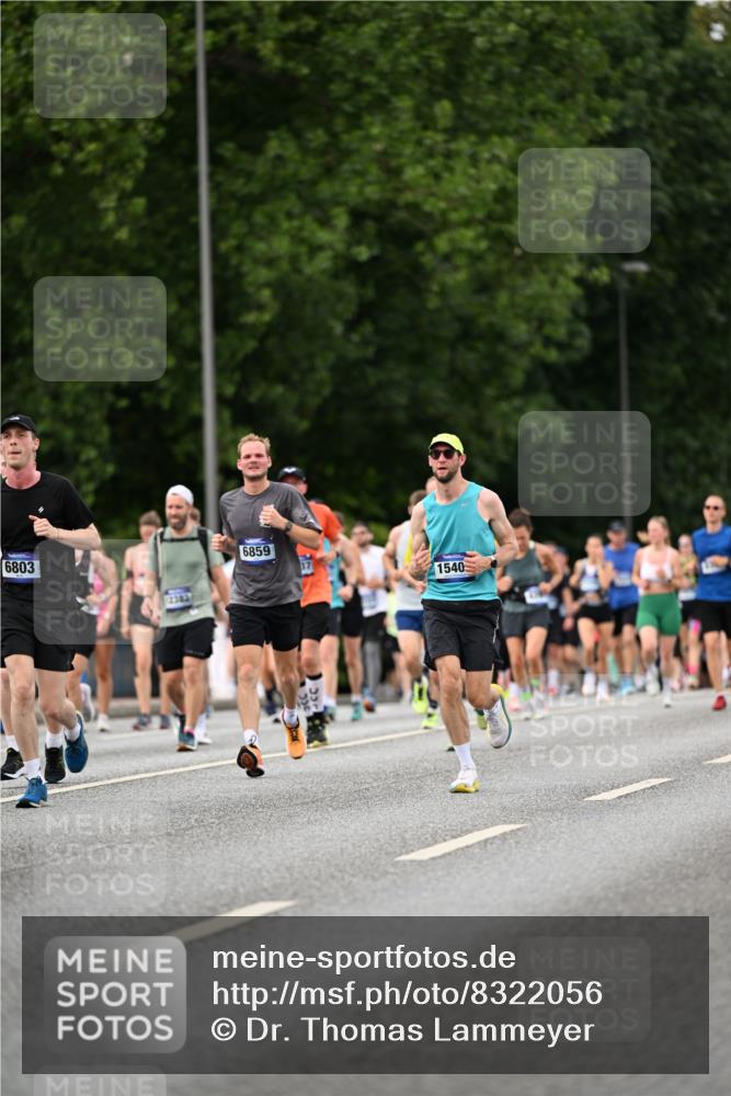 29.06.2025 - hella hamburg halbmarathon Dr. Thomas Lammeyer http://msf.ph/oto/8322056 29.06.2025 10:39:15 Kennedybrücke 1417, 1497, 1821, 1849, 2265, 2482, 3130, 3409, 4564, 4884, 5027, 5793, 6335, 6571, 6746, 6803, 6859, 7020, 7386, 7733, 8369, 9164, 9248, 9342, 10335, 10393, 10464, 10606 meine-sportfotos.de