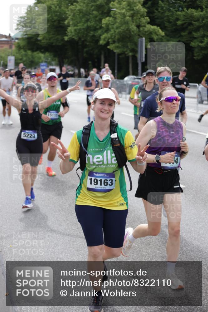 29.06.2025 - hella hamburg halbmarathon Jannik Wohlers http://msf.ph/oto/8322110 29.06.2025 10:39:35 Lombardsbrücke 1058, 1076, 1291, 1586, 1691, 1899, 2254, 2313, 2866, 2888, 3046, 3882, 3883, 3884, 4173, 4471, 5229, 5654, 5877, 5901, 6097, 6548, 6698, 6750, 6890, 7045, 7455, 7456, 8107, 8612, 8622, 8815, 8865, 8866, 9080, 9195, 9292, 9495, 10648, 10806, 10901, 10939, 11188, 11242, 11244, 11874, 12414, 12883, 12906, 13577, 13644, 14327, 14578, 15111, 16532, 16784, 18157, 19163 meine-sportfotos.de