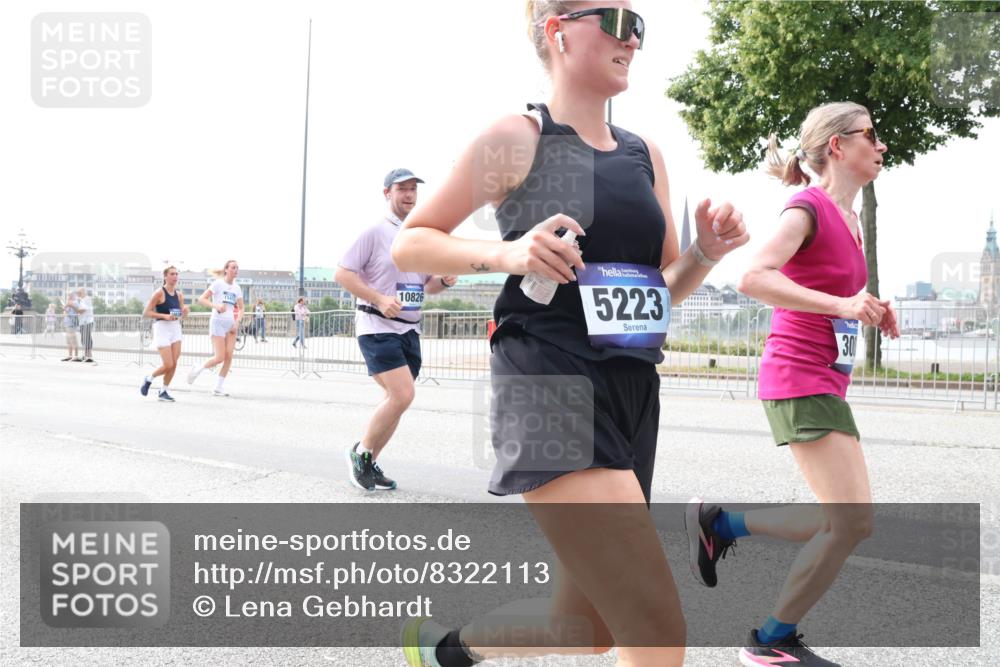 29.06.2025 - hella hamburg halbmarathon Lena Gebhardt http://msf.ph/oto/8322113 29.06.2025 10:22:56 Lombardsbrücke 10826, 5223, 30, 1029, 1853, 2294, 2479, 2766, 2886, 3003, 3029, 3034, 3430, 3457, 3511, 3600, 3601, 4190, 4266, 4793, 4969, 5223, 5343, 5629, 5798, 6578, 6784, 6785, 6826, 6849, 6899, 7097, 7188, 7190, 7266, 7276, 7529, 7891, 7925, 8355, 8687, 8688, 8931, 9133, 9256, 9877, 9913, 10205, 10826, 12025, 12190, 12265, 13560, 13921, 14041, 14525, 14801, 16416, 16558, 17099 meine-sportfotos.de