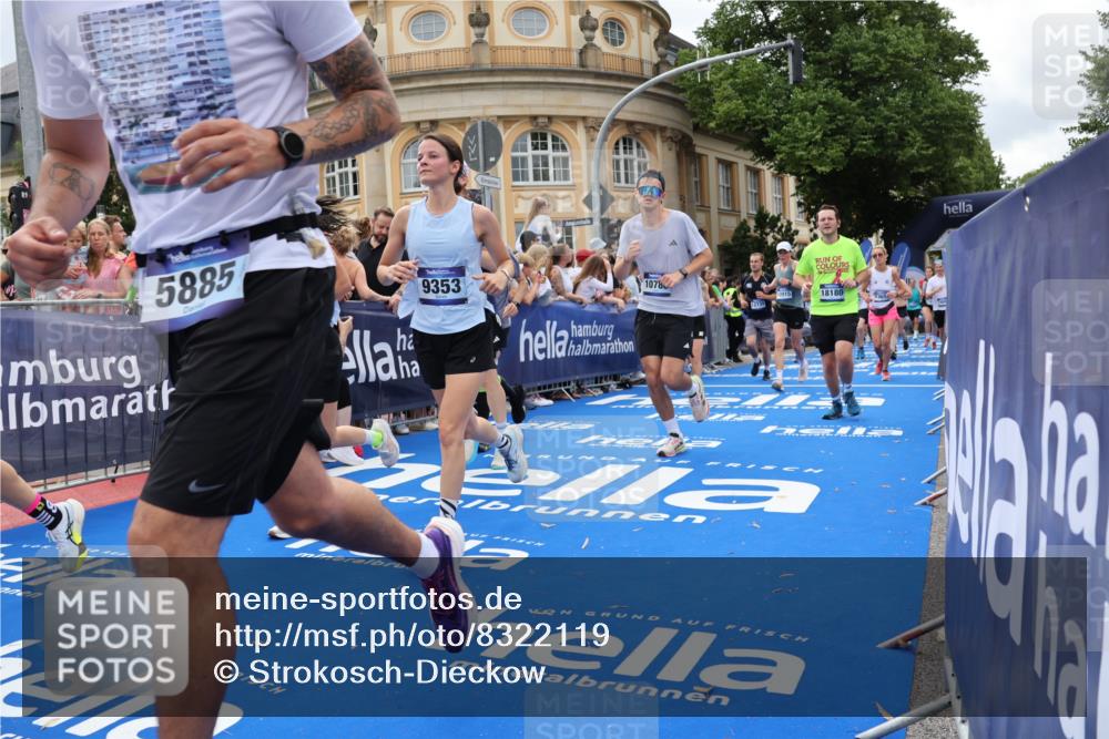 29.06.2025 - hella hamburg halbmarathon Strokosch-Dieckow http://msf.ph/oto/8322119 29.06.2025 10:58:56 Ziel 2159, 3181, 3859, 4632, 4833, 5885, 6438, 6860, 7223, 8807, 9156, 9353, 9835, 10020, 10268, 10518, 10788, 10915, 11935, 12734, 12735, 13287, 13654, 14673, 17531, 17810, 17827, 17852, 17931, 18180, 18682, 18833, 19002, 19003 meine-sportfotos.de