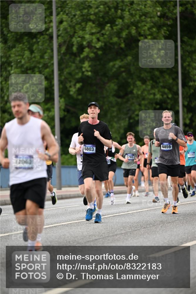 29.06.2025 - hella hamburg halbmarathon Dr. Thomas Lammeyer http://msf.ph/oto/8322183 29.06.2025 10:39:17 Kennedybrücke 1417, 1497, 1821, 1849, 2265, 2482, 3130, 3409, 4564, 4884, 5027, 5793, 6335, 6379, 6571, 6746, 6803, 6859, 7020, 7386, 7733, 8369, 9164, 9248, 9342, 10335, 10358, 10393, 10464, 10606, 11320 meine-sportfotos.de