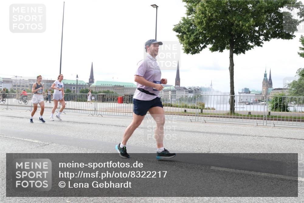 29.06.2025 - hella hamburg halbmarathon Lena Gebhardt http://msf.ph/oto/8322217 29.06.2025 10:22:57 Lombardsbrücke 16618, 1029, 1853, 2294, 2479, 2766, 2886, 3003, 3029, 3034, 3430, 3511, 3600, 3601, 4190, 4266, 4793, 4969, 5223, 5343, 5629, 5798, 6578, 6784, 6785, 6826, 6849, 6899, 7097, 7188, 7190, 7266, 7276, 7529, 7891, 7925, 8355, 8687, 8688, 8918, 8920, 8931, 9133, 9256, 9301, 9877, 9913, 10205, 10826, 12025, 12190, 12265, 13560, 13921, 14041, 14338, 14525, 14801, 16416, 16558, 17099, 17299 meine-sportfotos.de