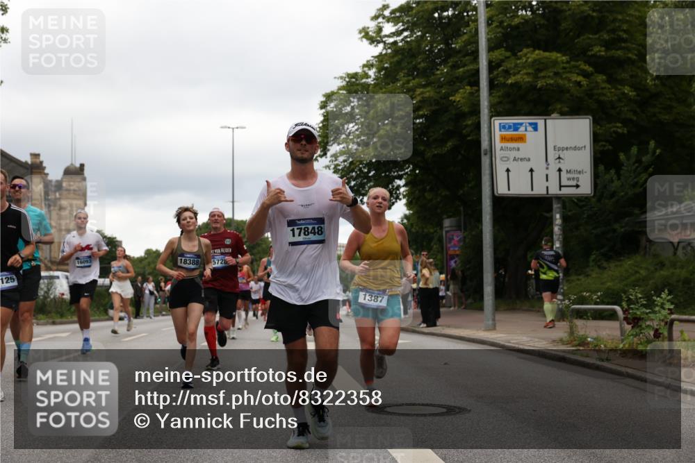 29.06.2025 - hella hamburg halbmarathon Yannick Fuchs http://msf.ph/oto/8322358 29.06.2025 10:51:15 20KM 1200, 1239, 1387, 1563, 1715, 1719, 1972, 2282, 2417, 2652, 2676, 4167, 4261, 5015, 5134, 5457, 5458, 5728, 6272, 6720, 6892, 7159, 7269, 8744, 9577, 10383, 10408, 11043, 11832, 12144, 12509, 12773, 12774, 13245, 13376, 13523, 13664, 14361, 14737, 14881, 14951, 15090, 15110, 15125, 15189, 15220, 15349, 15664, 16093, 16418, 16830, 16909, 17160, 17201, 17758, 17769, 17828, 17848, 18388 meine-sportfotos.de