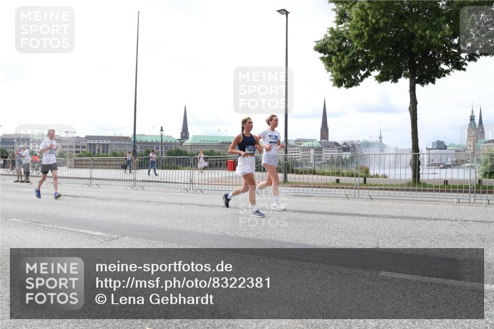 29.06.2025 - hella hamburg halbmarathon Lena Gebhardt http://msf.ph/oto/8322381 29.06.2025 10:22:58 Lombardsbrücke 16618, 15473, 1029, 1853, 2294, 2479, 2766, 2886, 3003, 3029, 3034, 3430, 3511, 3600, 3601, 4190, 4266, 4793, 4969, 5223, 5343, 5629, 5798, 6578, 6784, 6785, 6826, 6849, 6899, 7188, 7190, 7266, 7276, 7529, 7891, 7925, 8355, 8687, 8688, 8716, 8918, 8920, 8931, 9133, 9256, 9301, 9877, 9913, 10205, 10826, 12025, 12073, 12190, 12265, 13560, 13921, 14041, 14338, 14525, 14801, 16416, 16558, 17099, 17299 meine-sportfotos.de