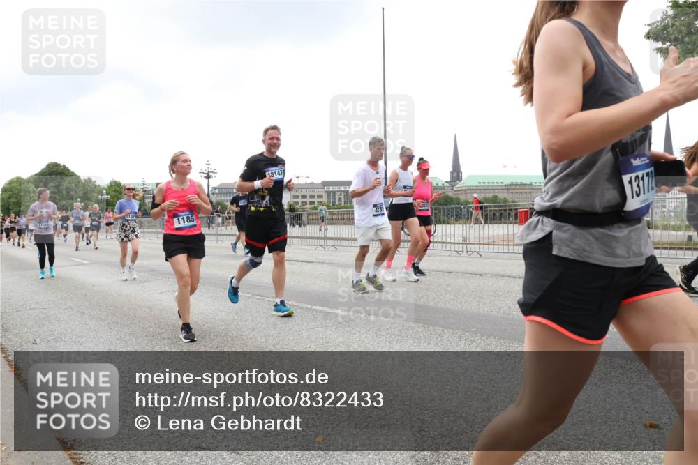29.06.2025 - hella hamburg halbmarathon Lena Gebhardt http://msf.ph/oto/8322433 29.06.2025 10:47:19 Lombardsbrücke 17015, 1185, 13147, 13172, 1073, 1185, 1286, 1363, 1434, 1463, 1523, 1593, 1607, 1704, 1720, 1961, 2148, 2211, 2327, 2407, 2537, 2555, 2556, 2665, 2882, 2981, 2994, 3339, 3823, 4037, 4184, 4239, 4325, 4483, 4806, 4895, 4974, 4975, 5111, 5114, 5621, 5622, 5796, 5895, 5953, 6255, 6256, 6485, 6496, 6879, 6995, 7073, 7403, 7430, 7431, 7630, 7631, 8105, 8131, 8270, 8486, 8684, 8706, 8915, 8953, 8967, 9018, 11351, 11458, 11730, 11738 meine-sportfotos.de