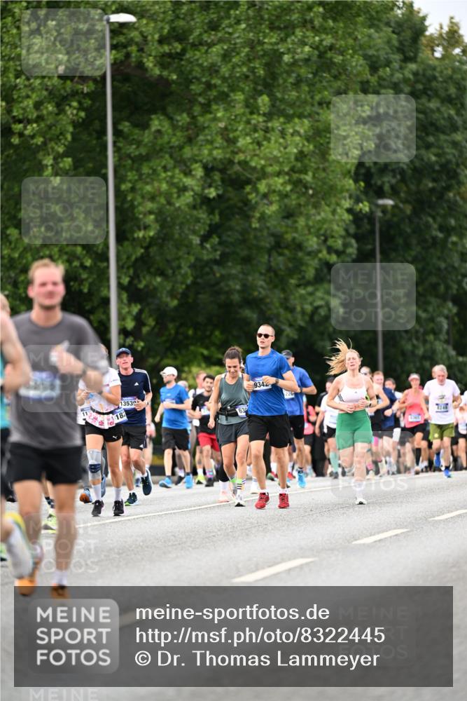 29.06.2025 - hella hamburg halbmarathon Dr. Thomas Lammeyer http://msf.ph/oto/8322445 29.06.2025 10:39:20 Kennedybrücke 1417, 1497, 1821, 1849, 2265, 2482, 3130, 3170, 3409, 4333, 4564, 4696, 4884, 5027, 5793, 6335, 6379, 6571, 6746, 6803, 6859, 7020, 7386, 7733, 8249, 8369, 9164, 9248, 9342, 10335, 10358, 10393, 10464, 10606, 11320 meine-sportfotos.de